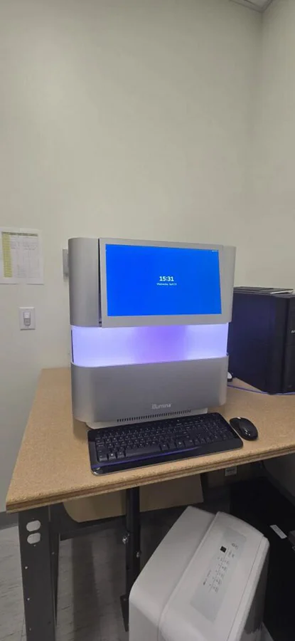 Pre-owned / Used 2021 ILLUMINA NextSeq 2000 DNA ANALYZERS for Sale - photo 4