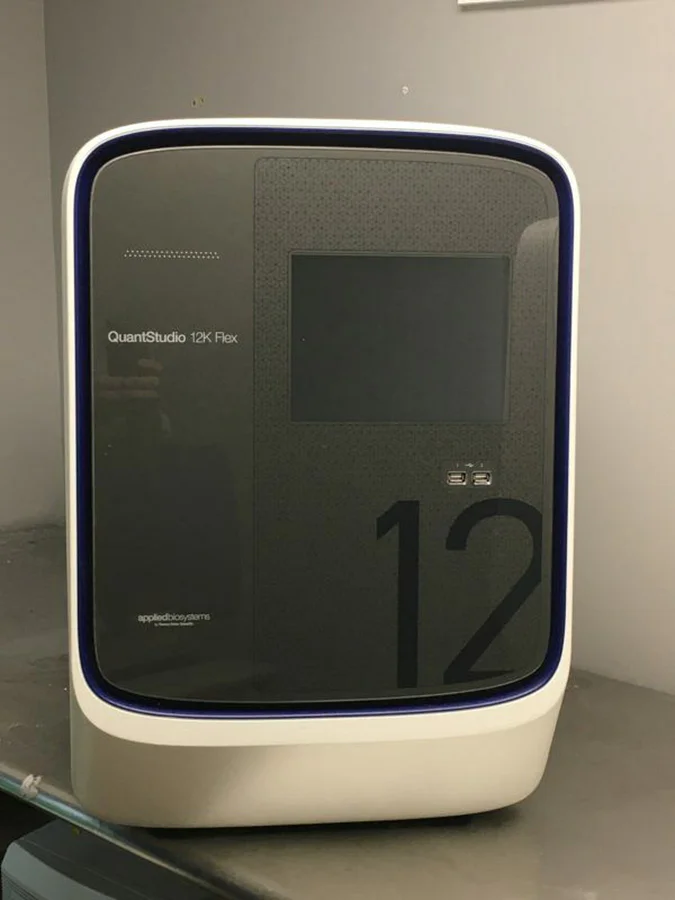 Pre-owned / Used 2019 THERMO SCIENTIFIC QuantStudio 12KFlexRealTimePCR PCR THERMOCYCLERS for Sale - photo 5