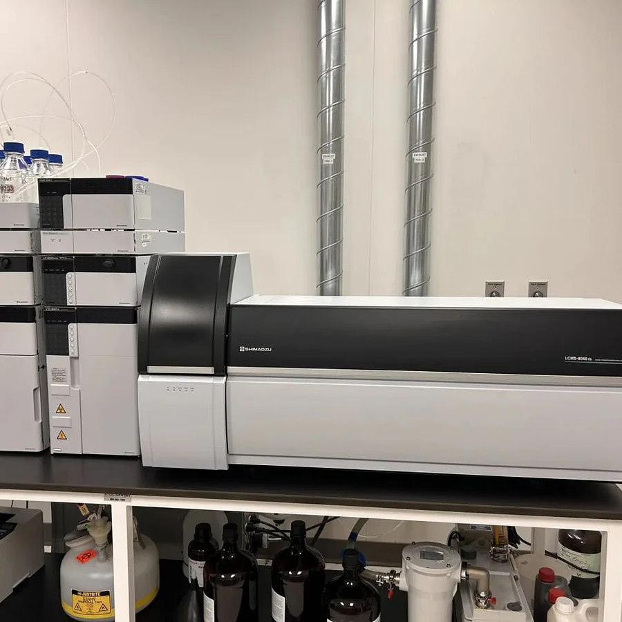 Pre-owned / Used 2015 SHIMADZU 8040 MASS SPECTROMETERS for Sale - photo 6