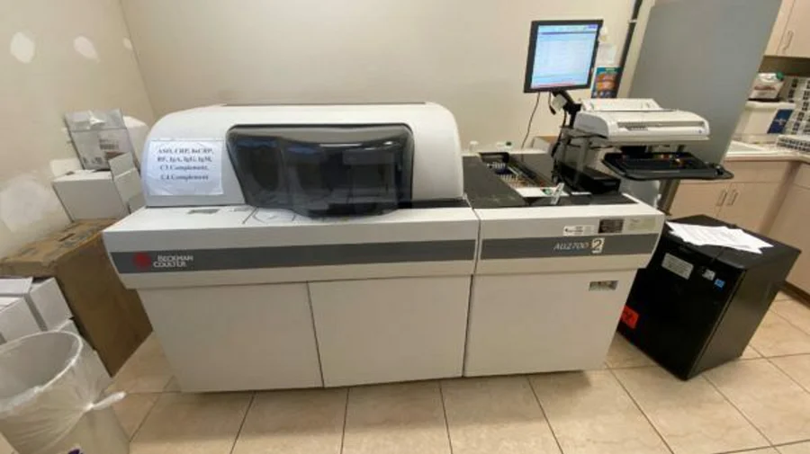 Pre-owned / Used 2014 BECKMAN COULTER AU2700 CLINICAL CHEMISTRY ANALYZERS for Sale - photo 2