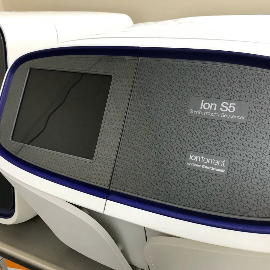 Pre-owned / Used 2014 THERMO FISHER Ion Chef DNA ANALYZERS for Sale - photo 4