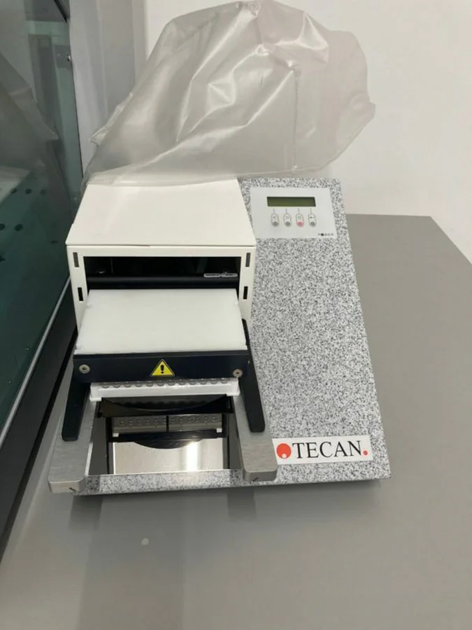 Pre-owned / Used 2022 TECAN Life Sciences Freedom EVO-2 100 AUTOMATED LABORATORY LIQUID HANDLING WORKSTATIONS for Sale - photo 6