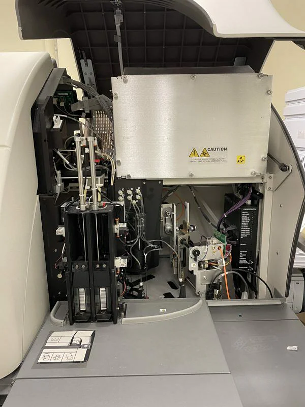 Pre-owned / Used 2011 BECKMAN COULTER UniCel DxI 800 IMMUNOASSAY ANALYZERS/ LABORATORY for Sale - photo 6