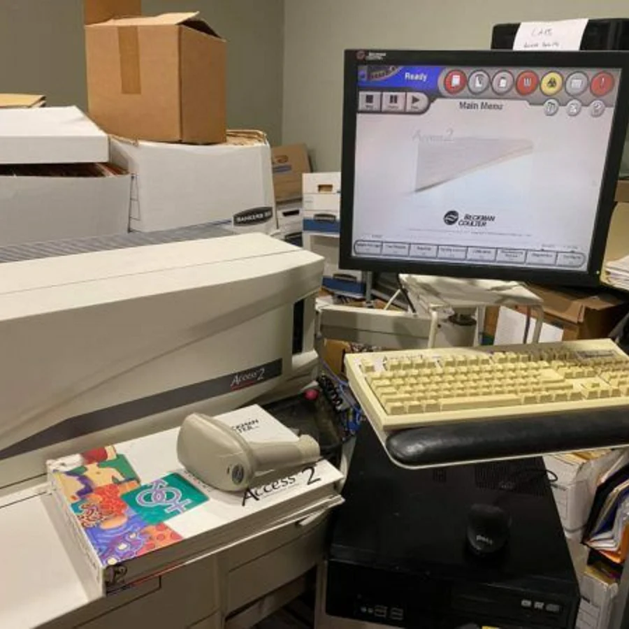 Pre-owned / Used 1997 BECKMAN COULTER Access 2 IMMUNOASSAY ANALYZERS/ LABORATORY for Sale - photo 2
