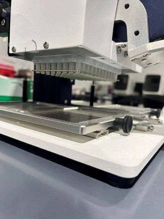 Pre-owned / Used 2000 GILSON Platemaster SPM200 AUTOMATED LABORATORY LIQUID HANDLING WORKSTATIONS for Sale - photo 7