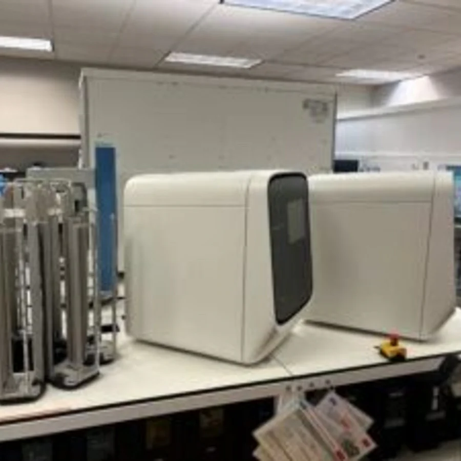 Pre-owned / Used 2021 THERMO FISHER Amplitude Solution AUTOMATED LABORATORY LIQUID HANDLING WORKSTATIONS for Sale - photo 2