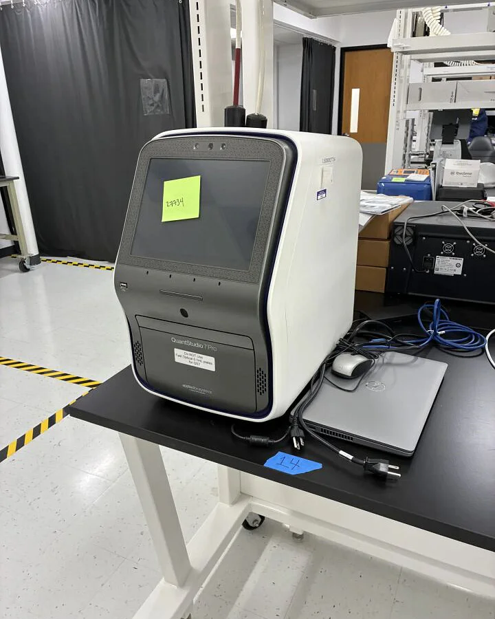 Pre-owned / Used 2019 THERMO SCIENTIFIC QuantStudio 7 Pro THERMAL CYCLERS for Sale - photo 4