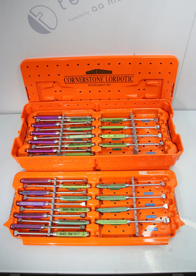 Pre-owned / Used 2008 MEDTRONIC spinal fusion implants SPINE SURGERY RETRACTORS for Sale - photo 7