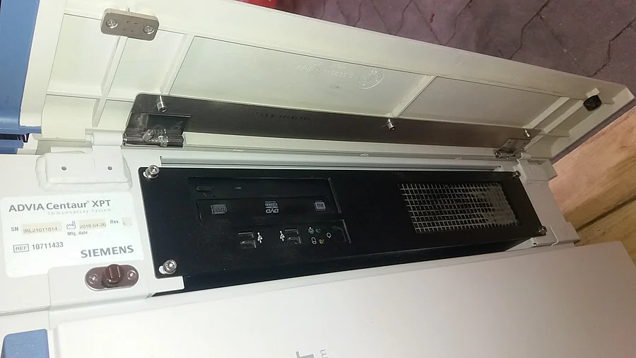 Pre-owned / Used 2018 SIEMENS Advia Centaur XPT ANALYZERS/ CLINICAL CHEMISTRY for Sale - photo 2