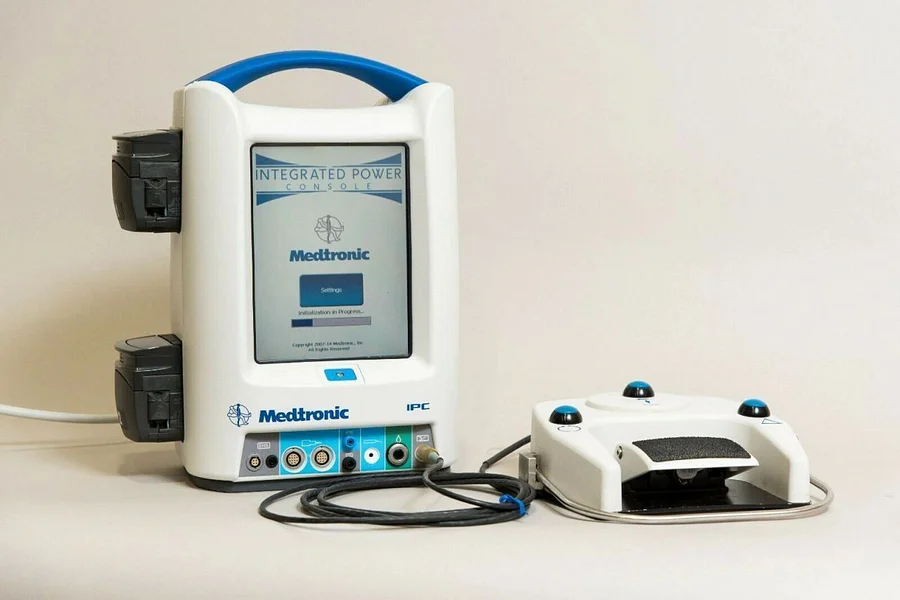 Pre-owned / Used 2014 MEDTRONIC XOMED IPC Console EC300 SURGICAL POWER TOOL SYSTEM CONTROL UNIT/ LINE-POWERED for Exchange - photo 3