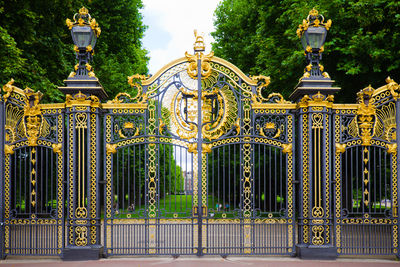 Canada Gate, Green Park