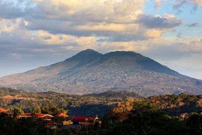 nicaragua mombacho mountain