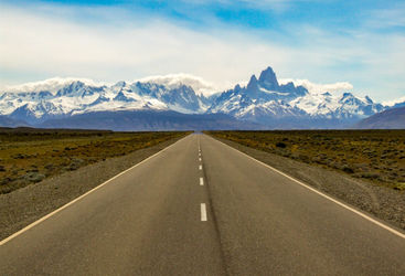road towards el chalten