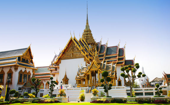grand palace statue