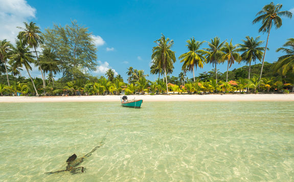 sun beach boat