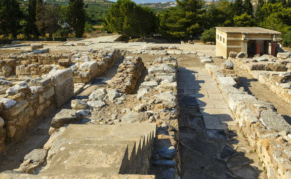 Knossos palace ruins