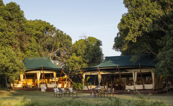 Elephant Pepper Camp lounge dining exterior