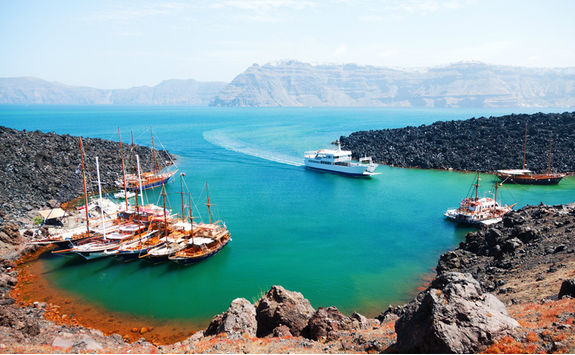 Santorini volcano cruiser