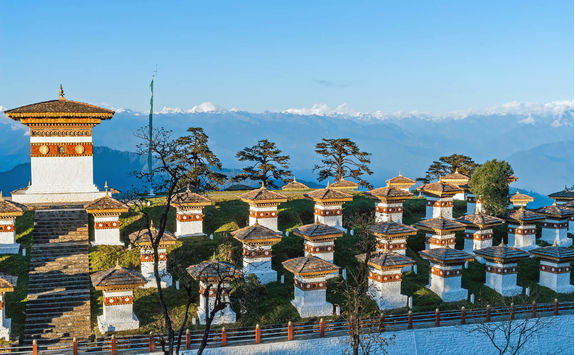 dochula pass view on himalayan peaks
