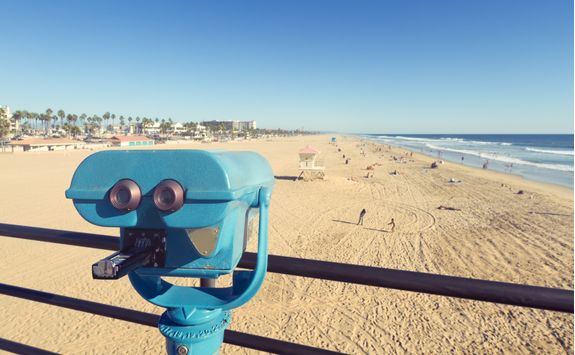 binoculars at huntington beach
