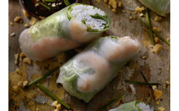 Shrimp and rice noodle salad rolls