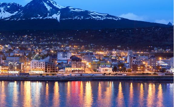 ushuaia bay at night