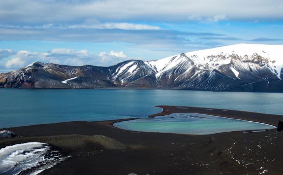 landscape volcano active