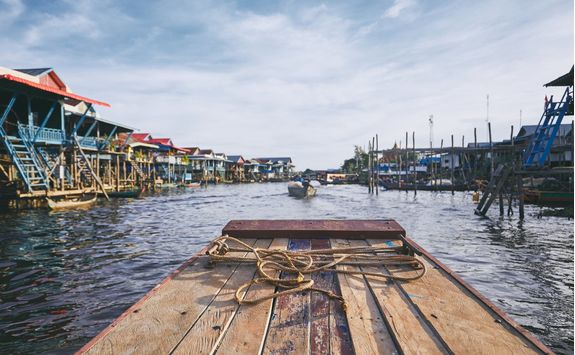 floating village cambodia