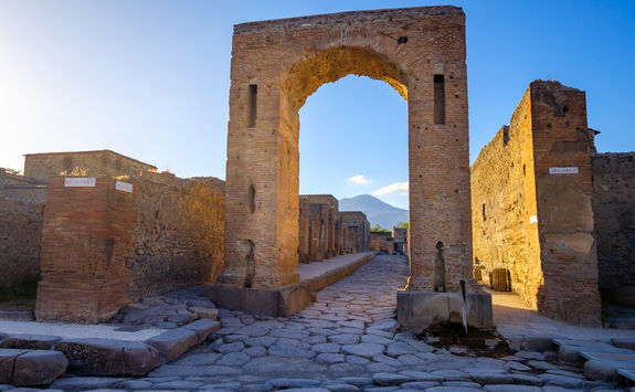 pompeii archway