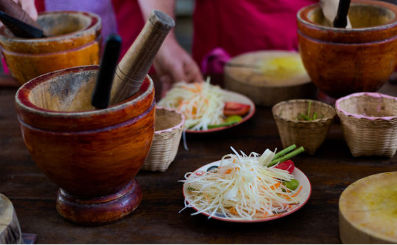 papaya som tam salad cooking