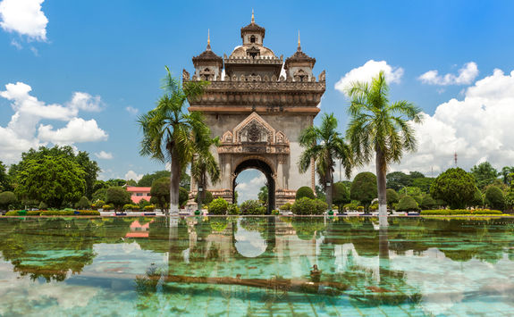 patuxai monument in vientiane