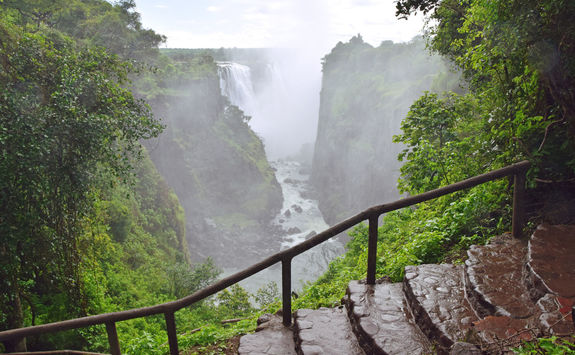 victoria falls hike