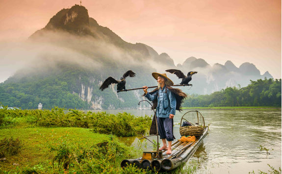 fishing boat side of the li river