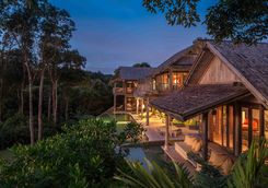 villa night hotel
