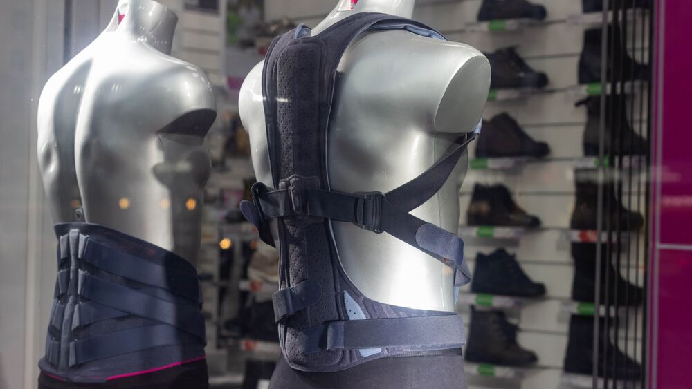 Back brace 16 9