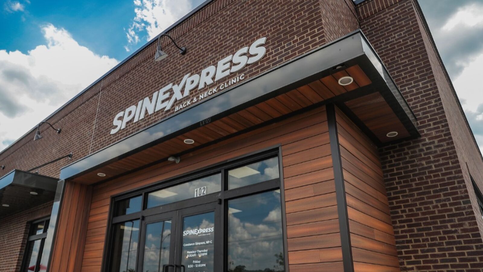 Spine Xpress exterior