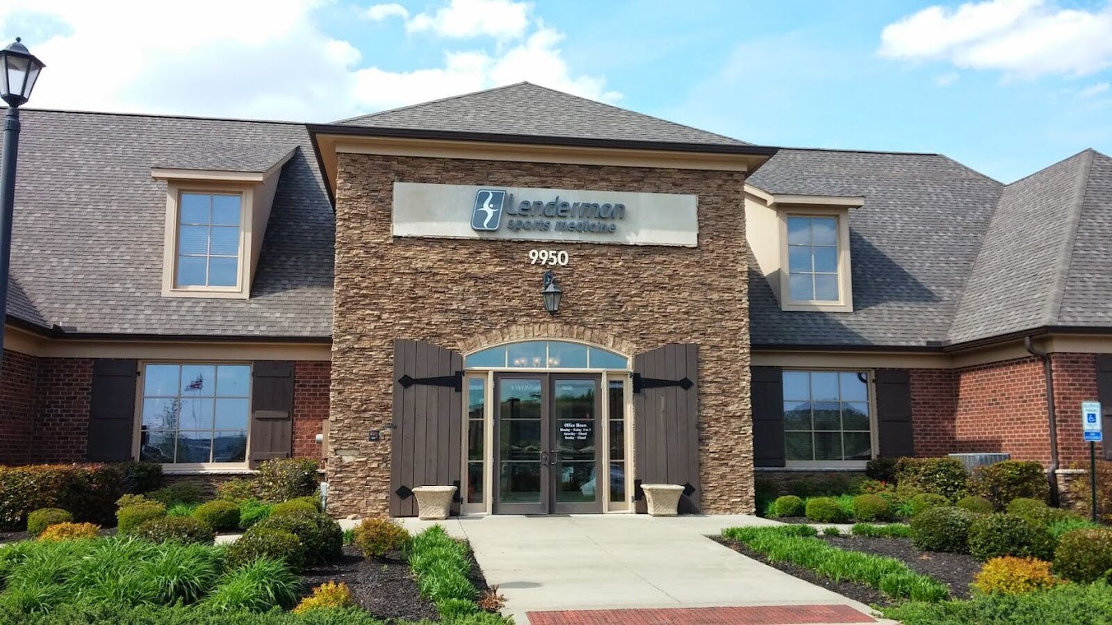 Lendermon sports Medicine