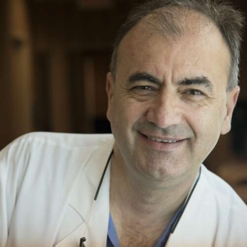Dr. Kenan Arnautovic Smiling - Specialist at Semmes Murphey in Memphis