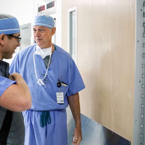 Doctors talking before surgery 0008