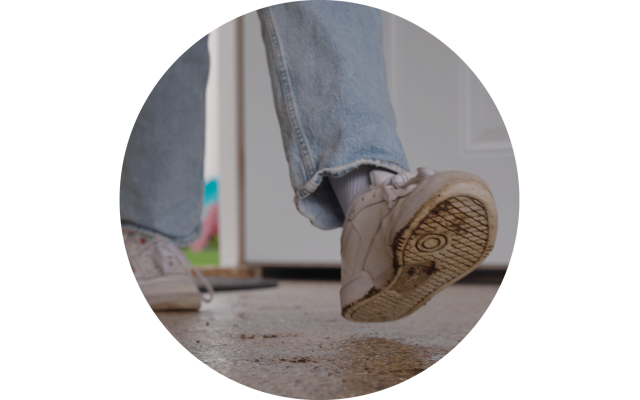 Durable muddy shoe icon