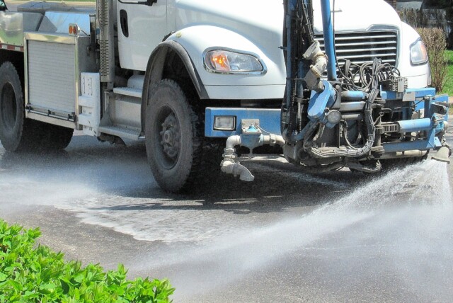 Pressure Washer Truck1