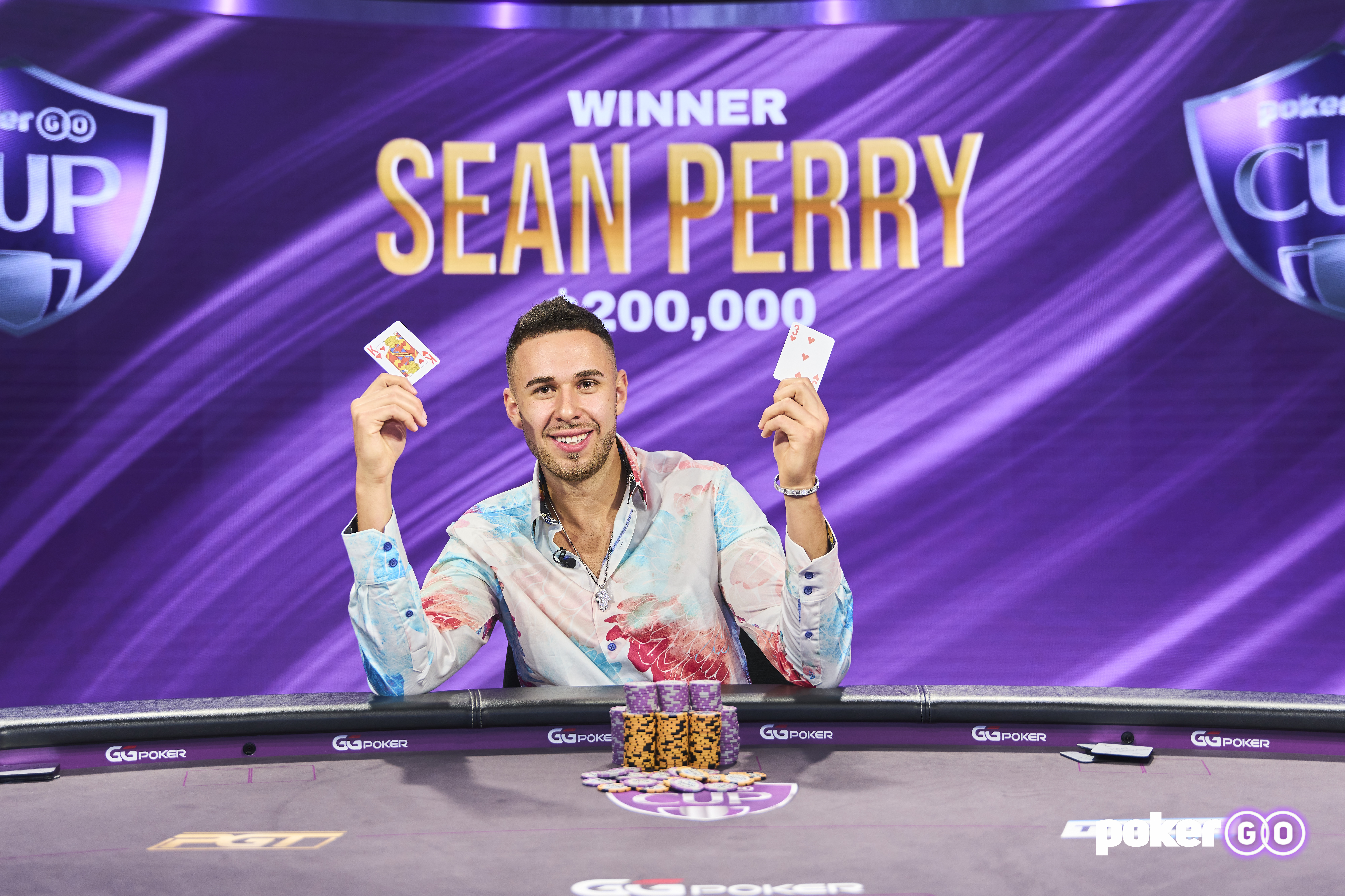 SEAN PERRY WINS FREE CHAT