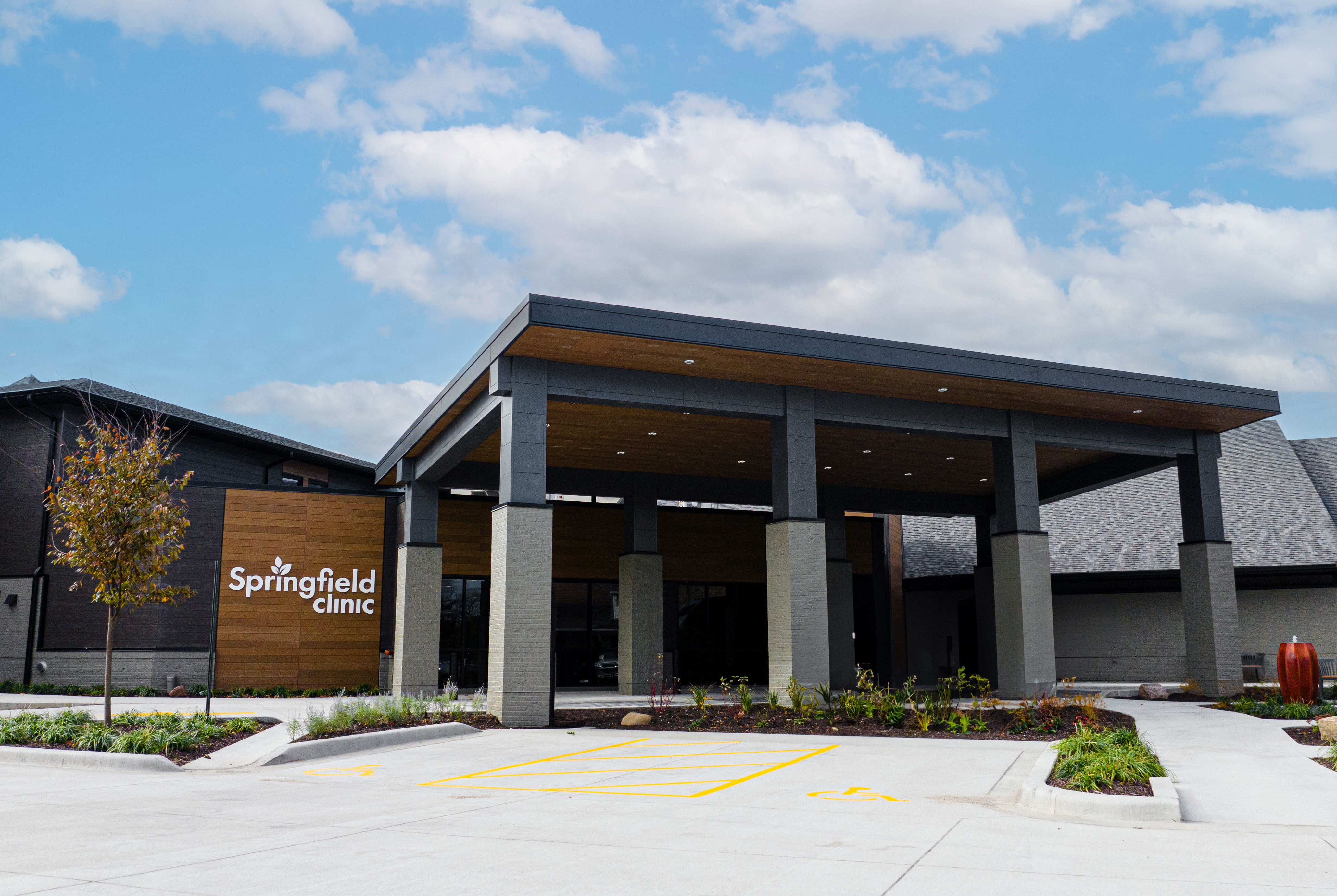 Springfield Clinic Peoria Surgery Center is located at 7309 North Knoxville Avenue in Peoria, Illinois.