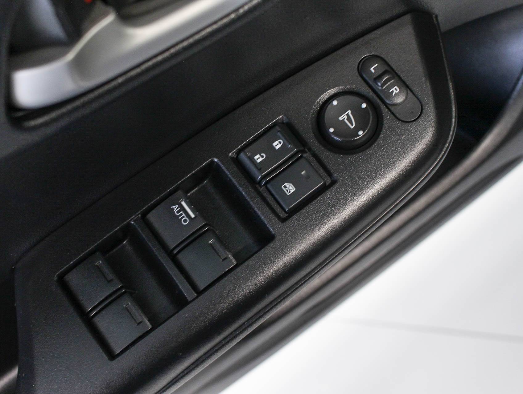2015 HONDA CIVIC LX photo 10