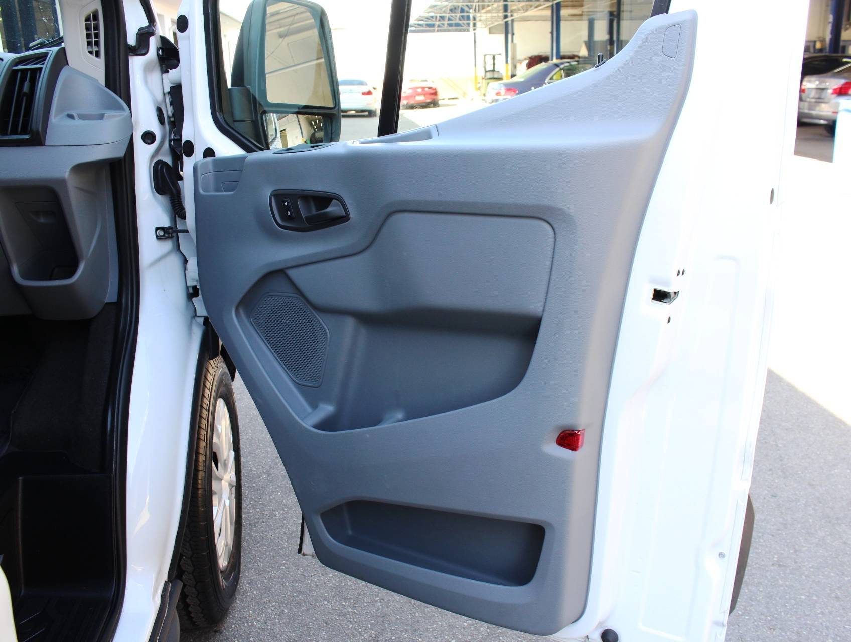 Florida Fine Cars - Used FORD TRANSIT WAGON 2018 MIAMI Xlt 15 Passenger