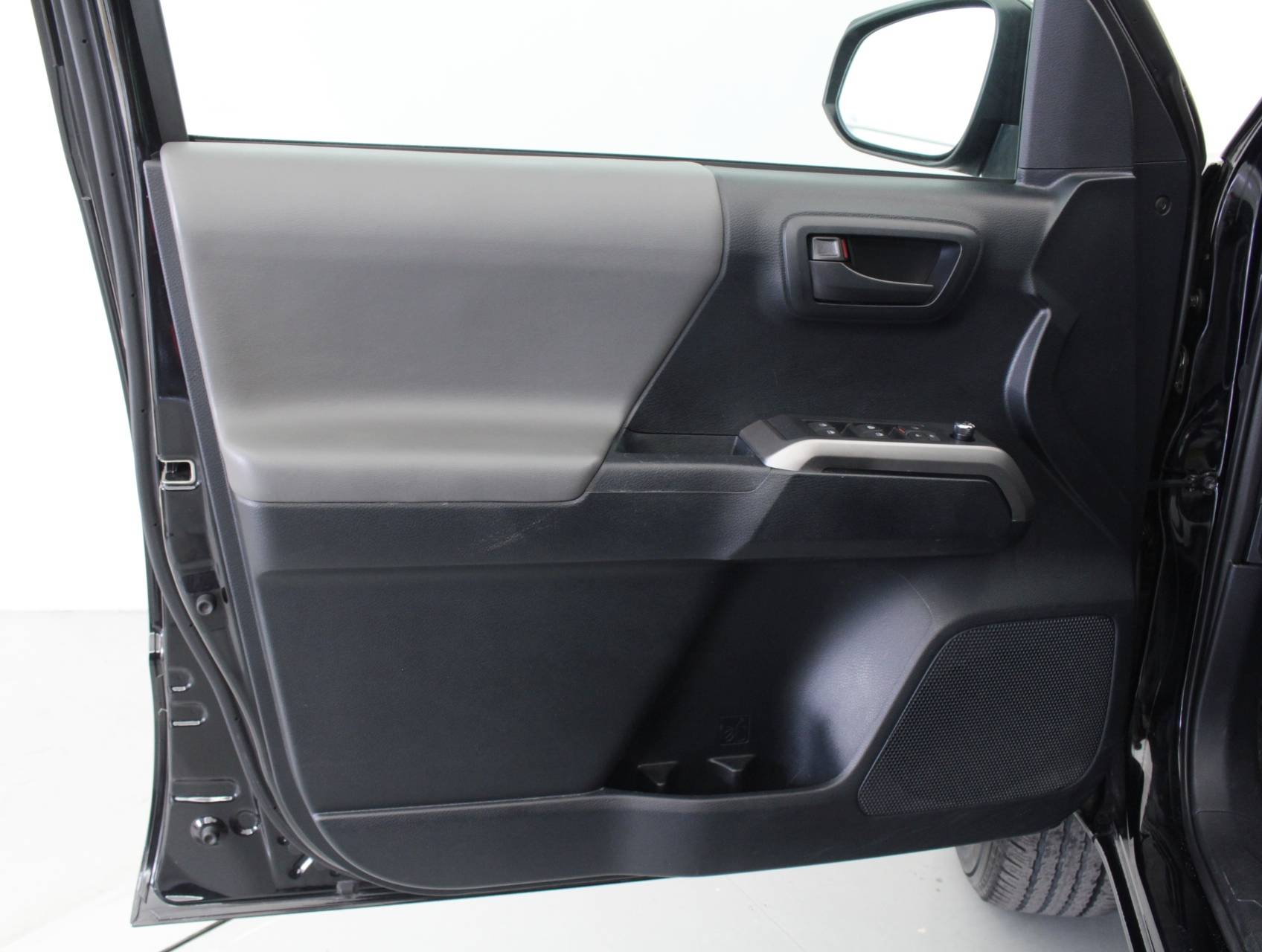 Florida Fine Cars - Used TOYOTA TACOMA 2016 MIAMI Sr5