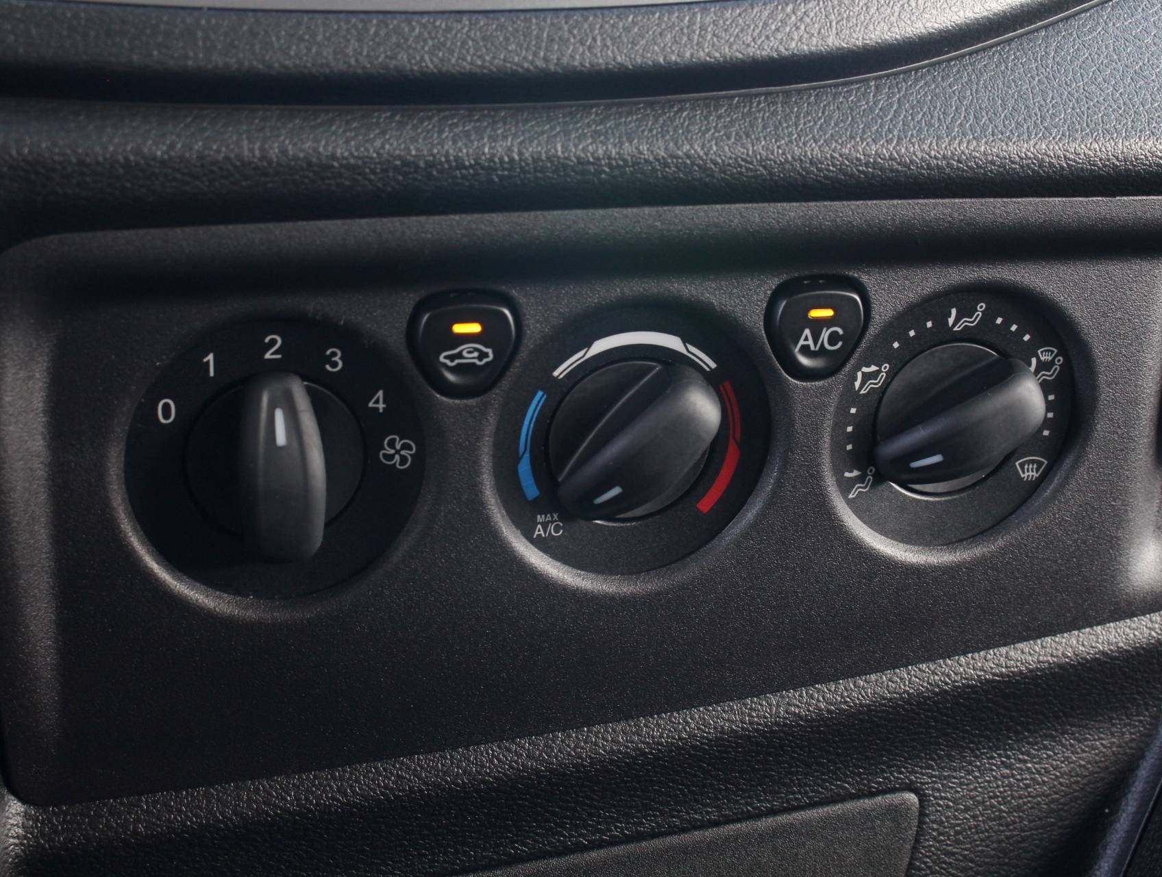 Florida Fine Cars - Used FORD TRANSIT WAGON 2017 WEST PALM Xlt 15 Passenger