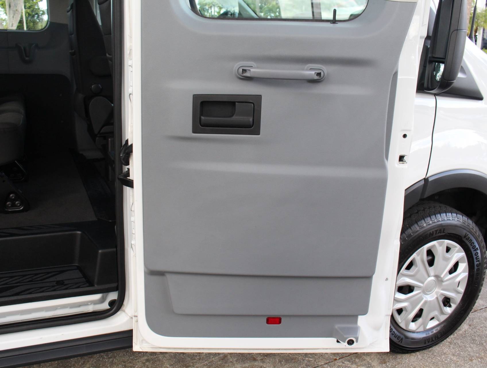 Florida Fine Cars - Used FORD TRANSIT WAGON 2017 WEST PALM Xlt 15 Passenger