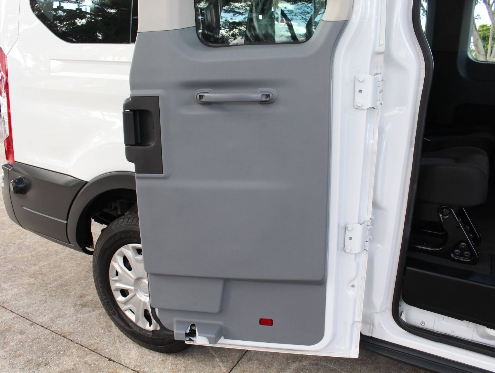 Florida Fine Cars - Used FORD TRANSIT WAGON 2017 WEST PALM Xlt 15 Passenger