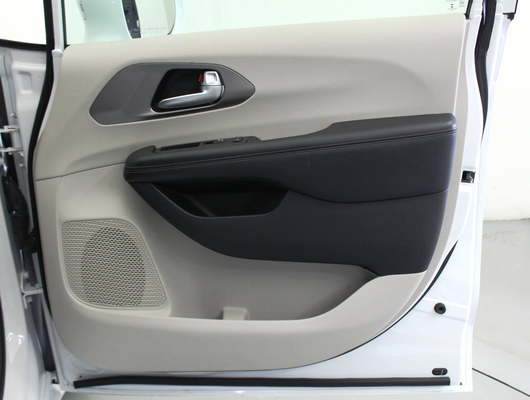 Florida Fine Cars - Used CHRYSLER PACIFICA 2018 MIAMI LIMITED PLATINUM